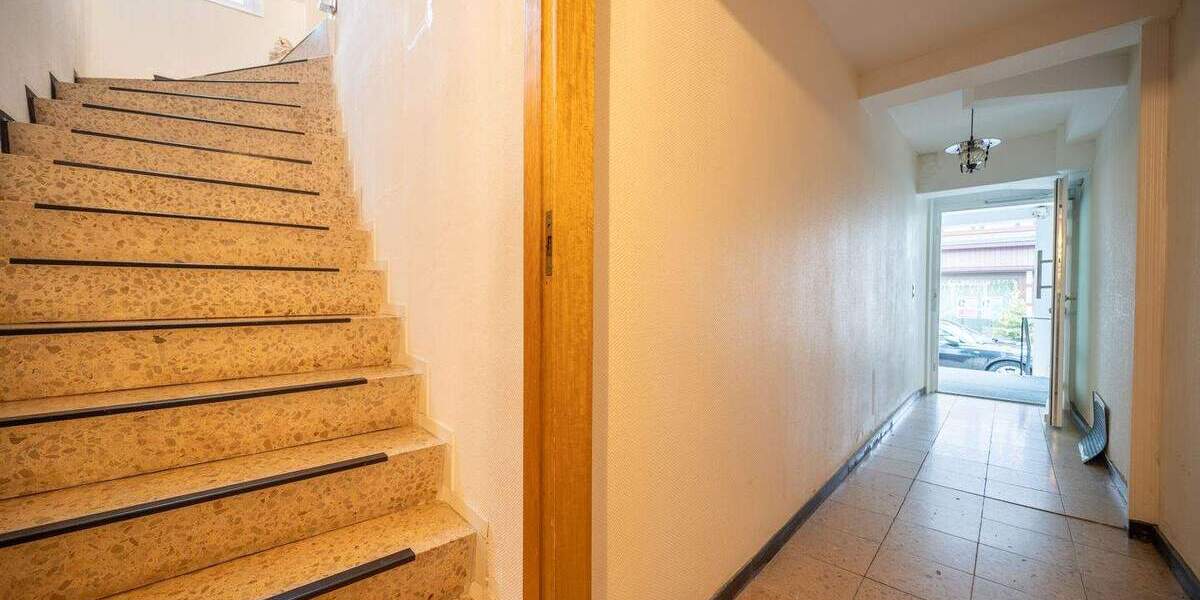 Mehrfamilienhaus, Wohnhaus Bad Salzdetfurth Detfurth - 7 Zimmer, 290 m&sup2;, 220.000&euro; | Angebot:25835327