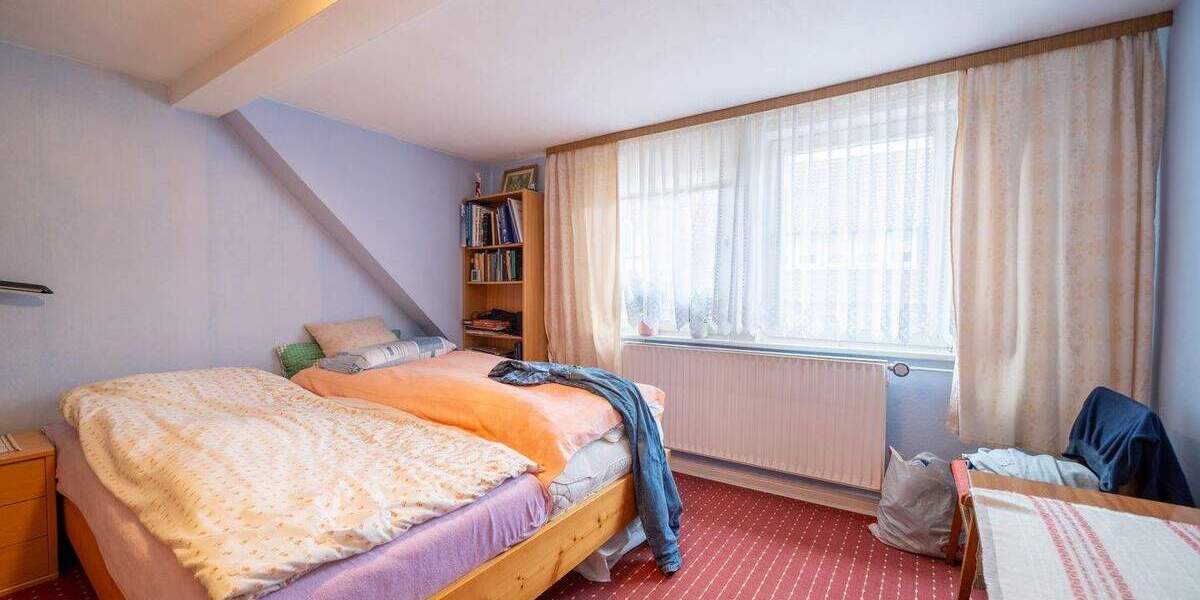 Mehrfamilienhaus, Wohnhaus Bad Salzdetfurth Detfurth - 7 Zimmer, 290 m&sup2;, 220.000&euro; | Angebot:25835327