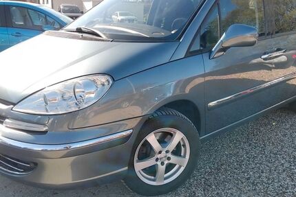 Peugeot 807 243.000 km 5.990 &euro; Springe 31832