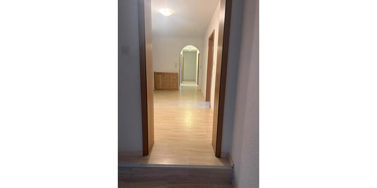 Etagenwohnung Hannover Ricklingen - 4.5 Zimmer, 127 m&sup2;, 920&euro; | Angebot:25625926