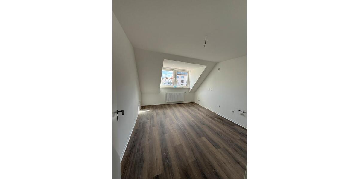 Dachgeschoßwohnung Hildesheim - 3 Zimmer, 55 m&sup2;, 1.015&euro; | Angebot:25963341