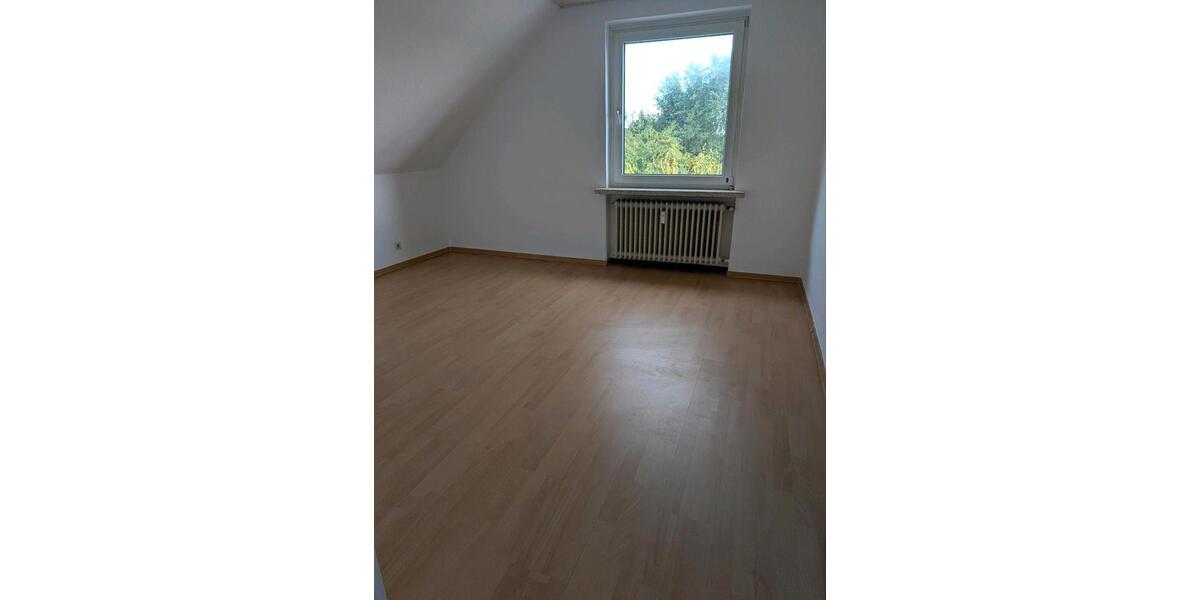 Dachgeschoßwohnung Springe - 3 Zimmer, 60 m&sup2;, 500&euro; | Angebot:25929332