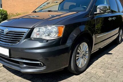 Lancia Voyager 247.000 km 8.389 &euro; Harsum 31177