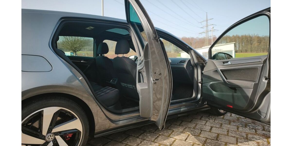 VW Golf 107.955 km 18.000 &euro; Alfeld Leine 31061