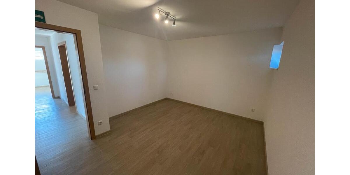 Etagenwohnung Lehrte - 3 Zimmer, 70 m&sup2;, 800&euro; | Angebot:25853396