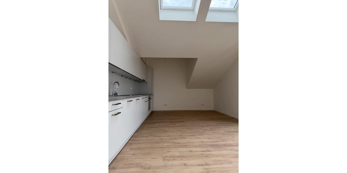 Dachgeschoßwohnung Laatzen - 2 Zimmer, 82 m&sup2;, 1.090&euro; | Angebot:26541033