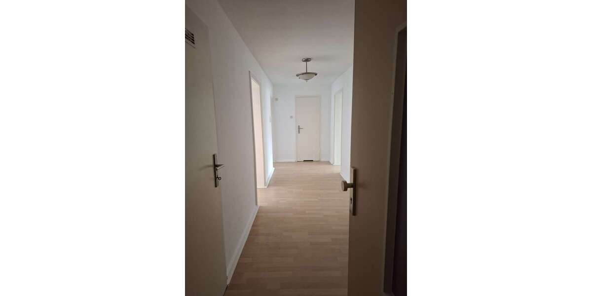 Etagenwohnung Hildesheim - 3 Zimmer, 69 m&sup2;, 490&euro; | Angebot:25774593