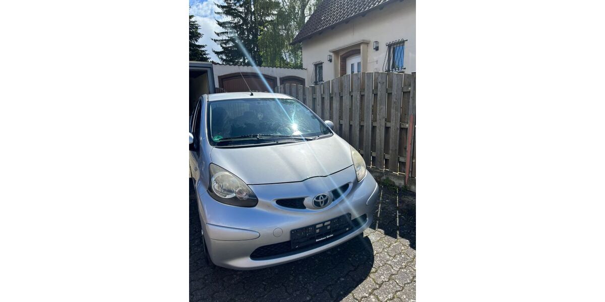 Toyota Aygo (X) 199.000 km 1.250 &euro; Hoheneggelsen 31185