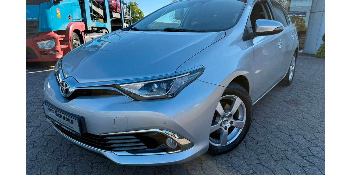 Toyota Auris 81.820 km 14.990 &euro; Hildesheim 31137