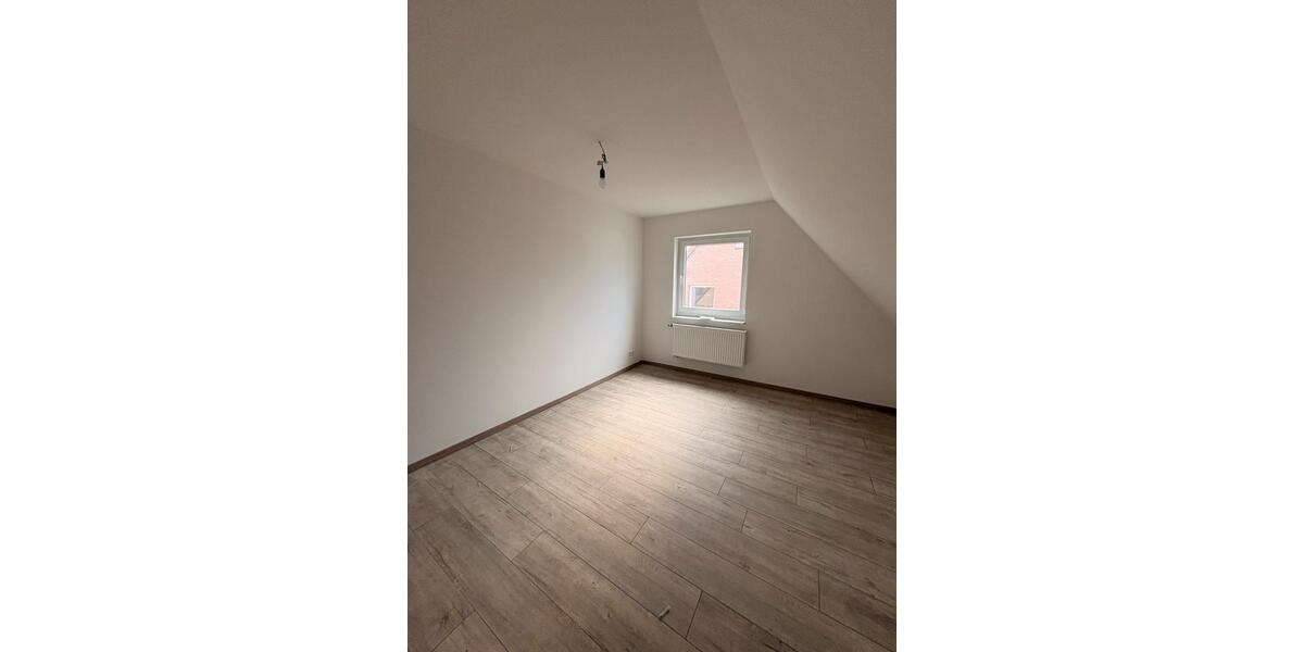Dachgeschoßwohnung Laatzen - 3 Zimmer, 69 m&sup2;, 1.000&euro; | Angebot:26670640