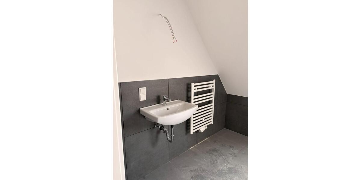 Dachgeschoßwohnung Laatzen - 3 Zimmer, 69 m&sup2;, 1.000&euro; | Angebot:26670640