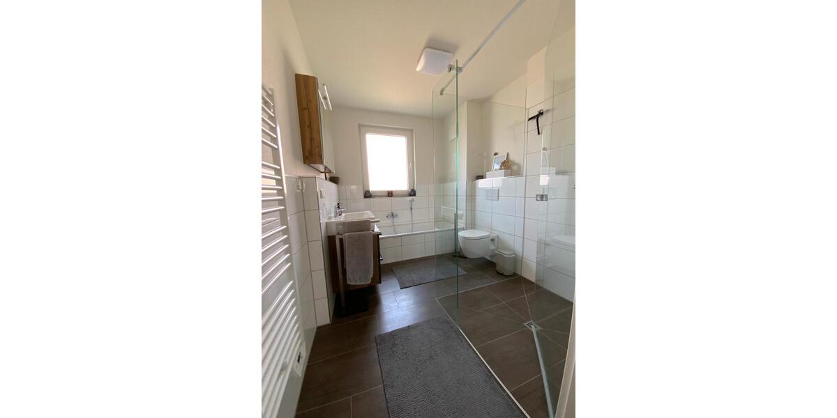 Etagenwohnung Laatzen - 4 Zimmer, 106 m&sup2;, 420.000&euro; | Angebot:25367377