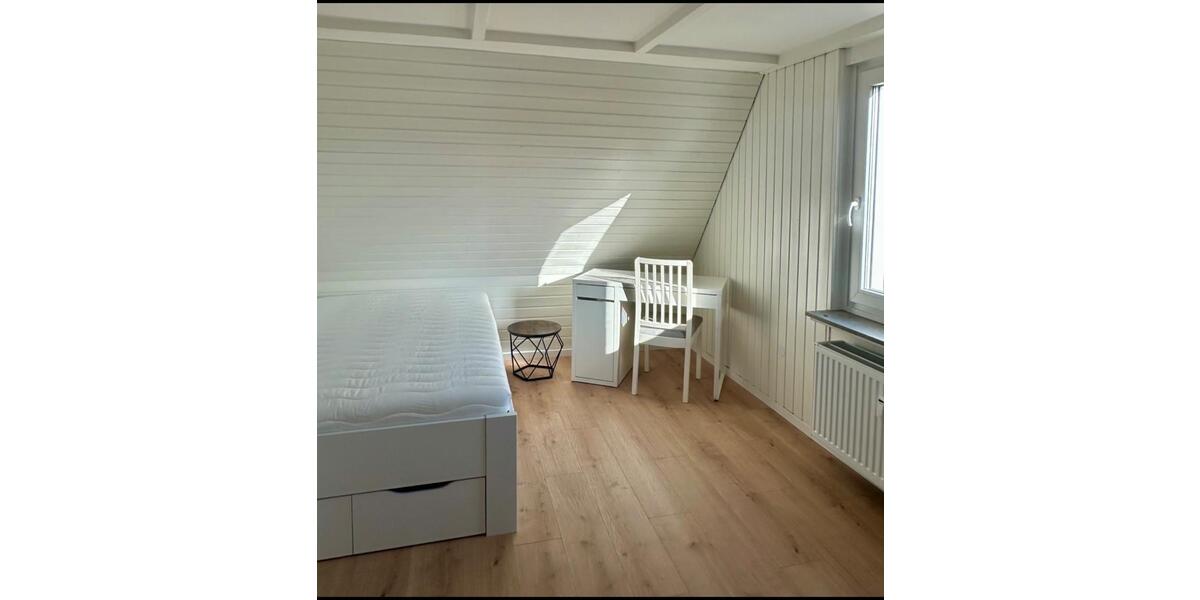 Dachgeschoßwohnung Hildesheim Himmelsthür - 1 Zimmer, 25 m&sup2;, 300&euro; | Angebot:25925793