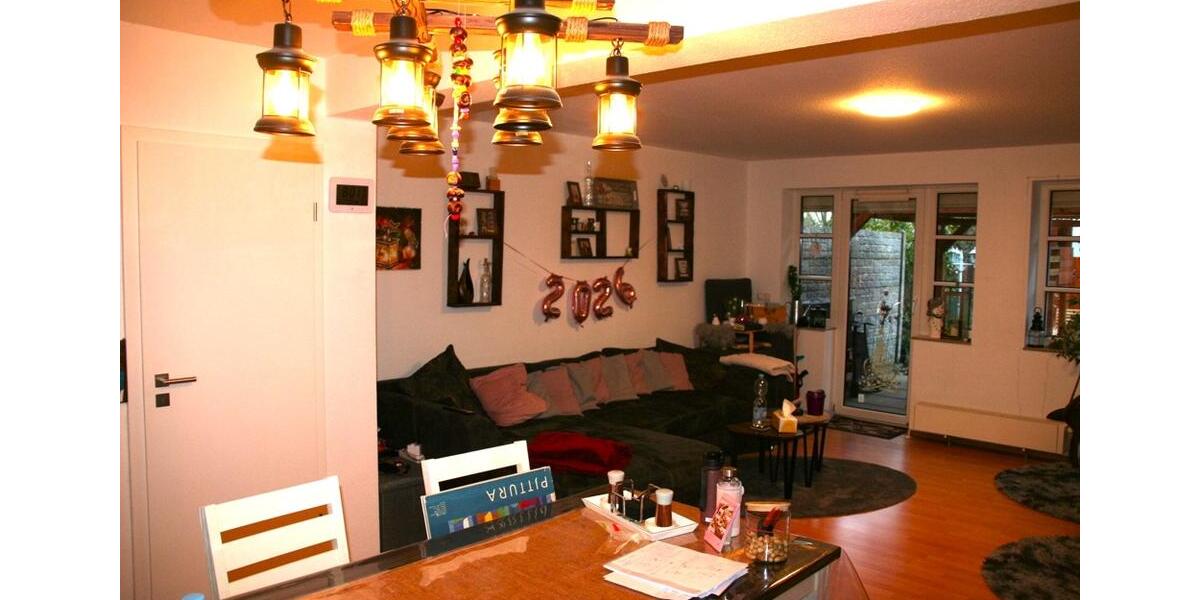 Reihenhaus Laatzen - 6 Zimmer, 150 m&sup2;, 1.550&euro; | Angebot:25612681