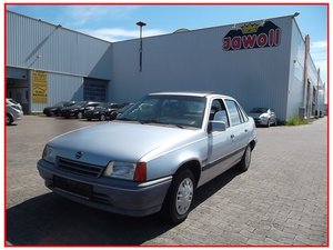 Opel Kadett E Beauty Lim. SEDAN GSD AUTOM- SERVO 74.000 km 2.800 &euro; Hannover 30179