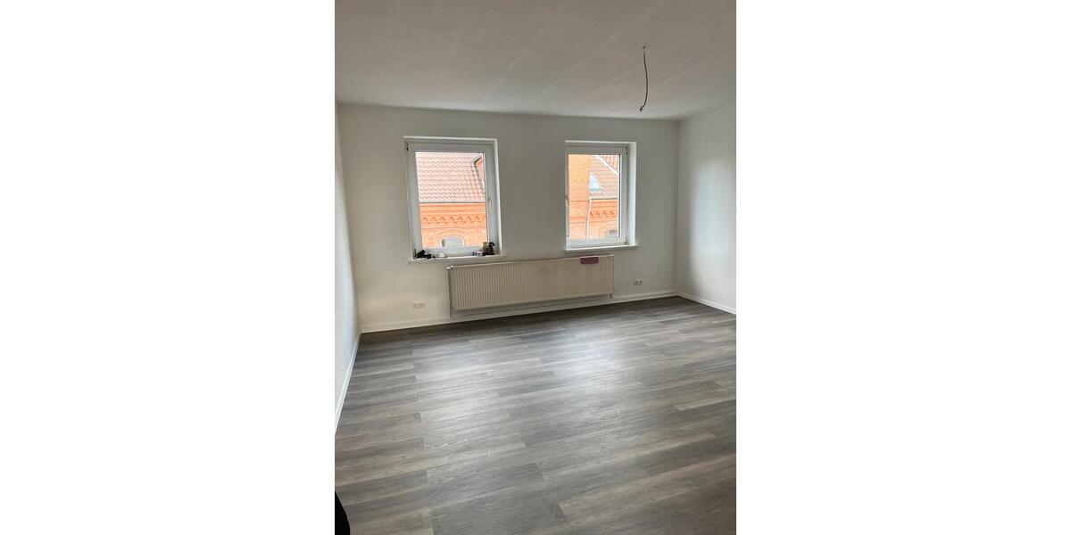 Erdgeschoßwohnung Hildesheim Itzum-Marienburg - 3.5 Zimmer, 900 m&sup2;, 900&euro; | Angebot:25335243