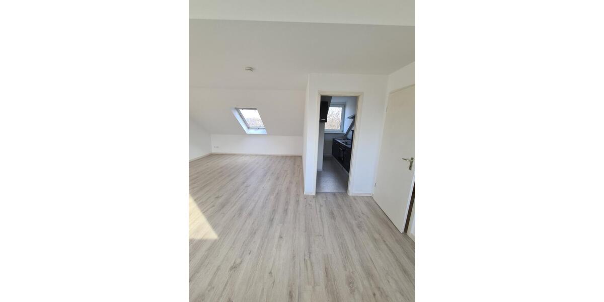 Dachgeschoßwohnung Hannover Ricklingen - 3 Zimmer, 70 m&sup2;, 219.000&euro; | Angebot:25641394