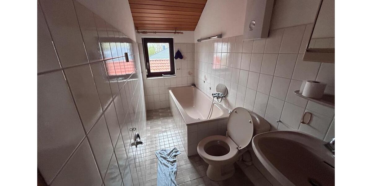 Doppelhaushälfte Sehnde - 3 Zimmer, 110 m&sup2;, 1.300&euro; | Angebot:25876062