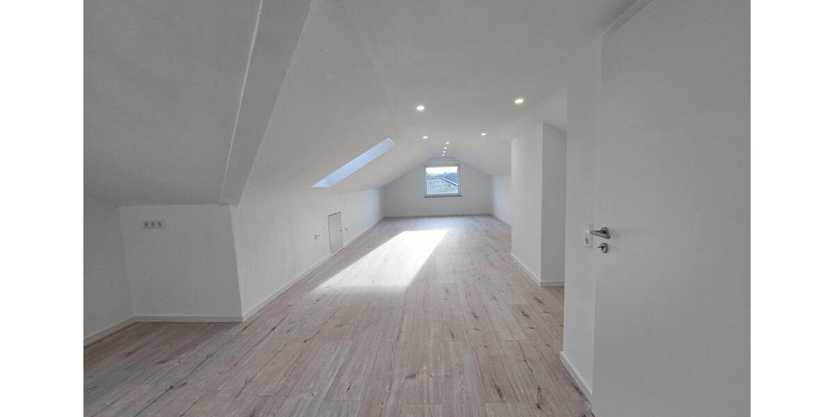 Dachgeschoßwohnung Ronnenberg - 3 Zimmer, 97 m&sup2;, 900&euro; | Angebot:25674744