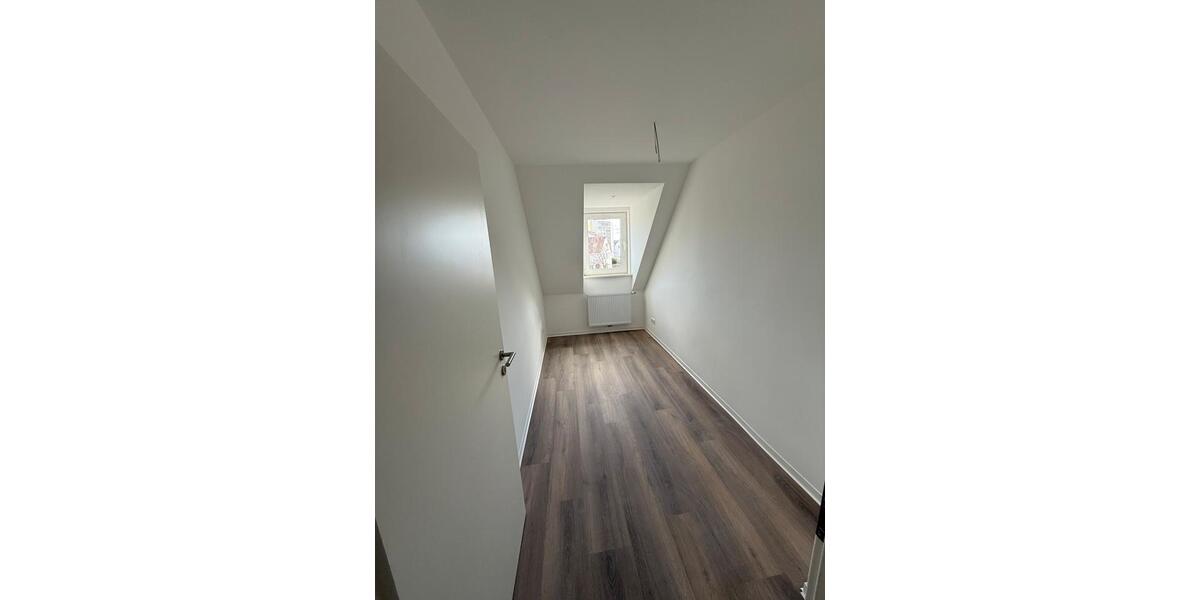 Dachgeschoßwohnung Hildesheim - 3 Zimmer, 48 m&sup2;, 930&euro; | Angebot:25963340