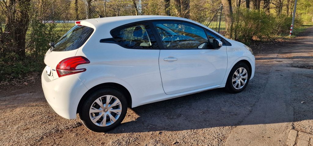 Peugeot 208 58.000 km 7.800 &euro; Hannover 30419