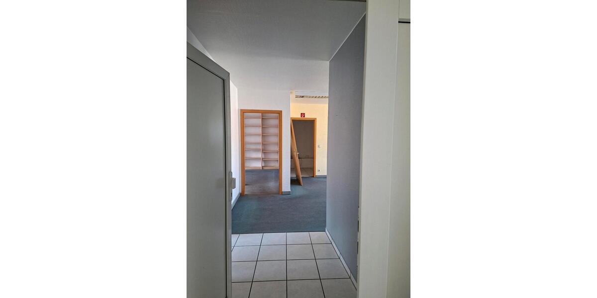 Etagenwohnung Sarstedt - 3 Zimmer, 90 m&sup2;, 230.000&euro; | Angebot:26702860