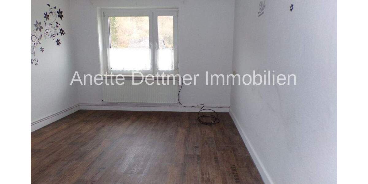 Reihenmittelhaus Freden (Leine) Freden - 8 Zimmer, 180 m&sup2;, 119.000&euro; | Angebot:25695285