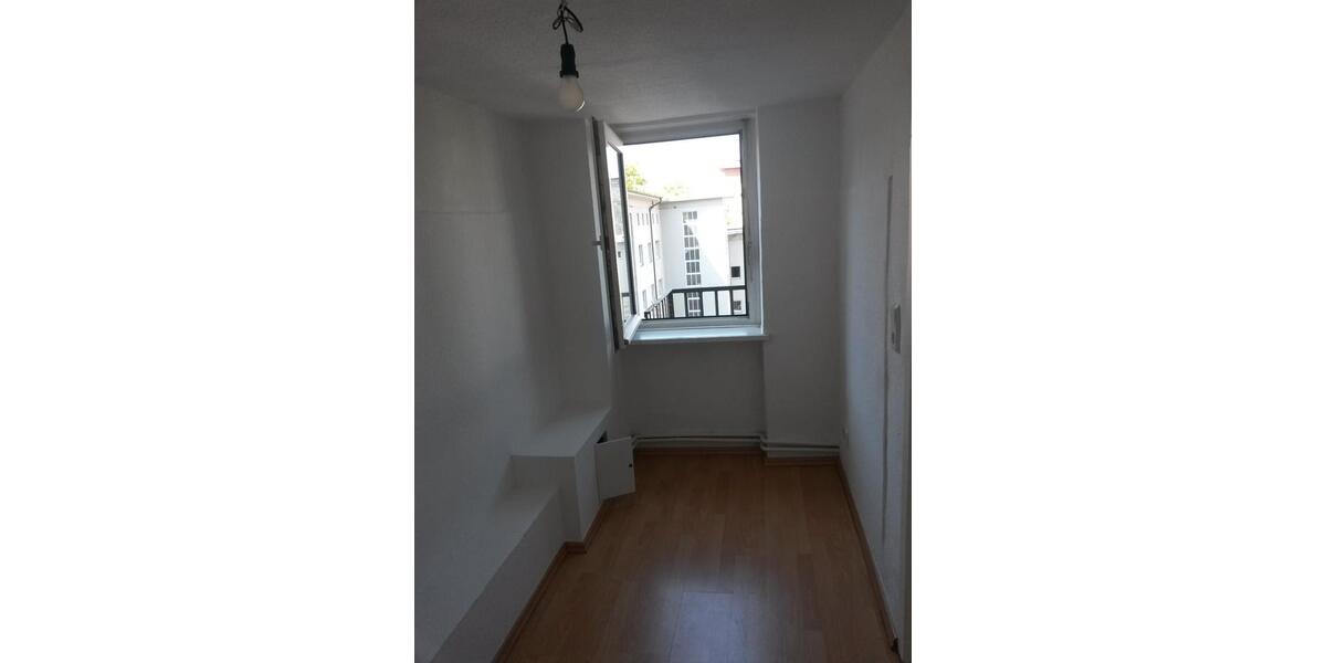 Etagenwohnung Hannover Döhren-Wülfel - 5 Zimmer, 126 m&sup2;, 1.200&euro; | Angebot:25391441