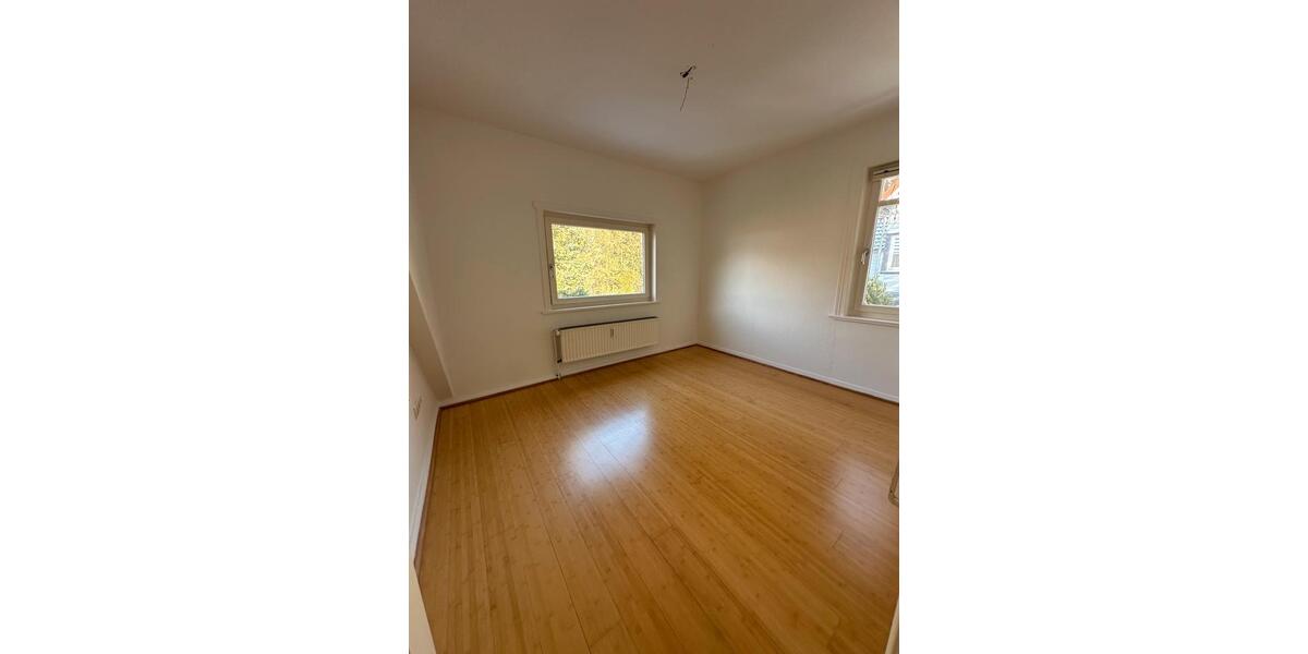 Dachgeschoßwohnung Hildesheim - 3 Zimmer, 71 m&sup2;, 570&euro; | Angebot:25060506