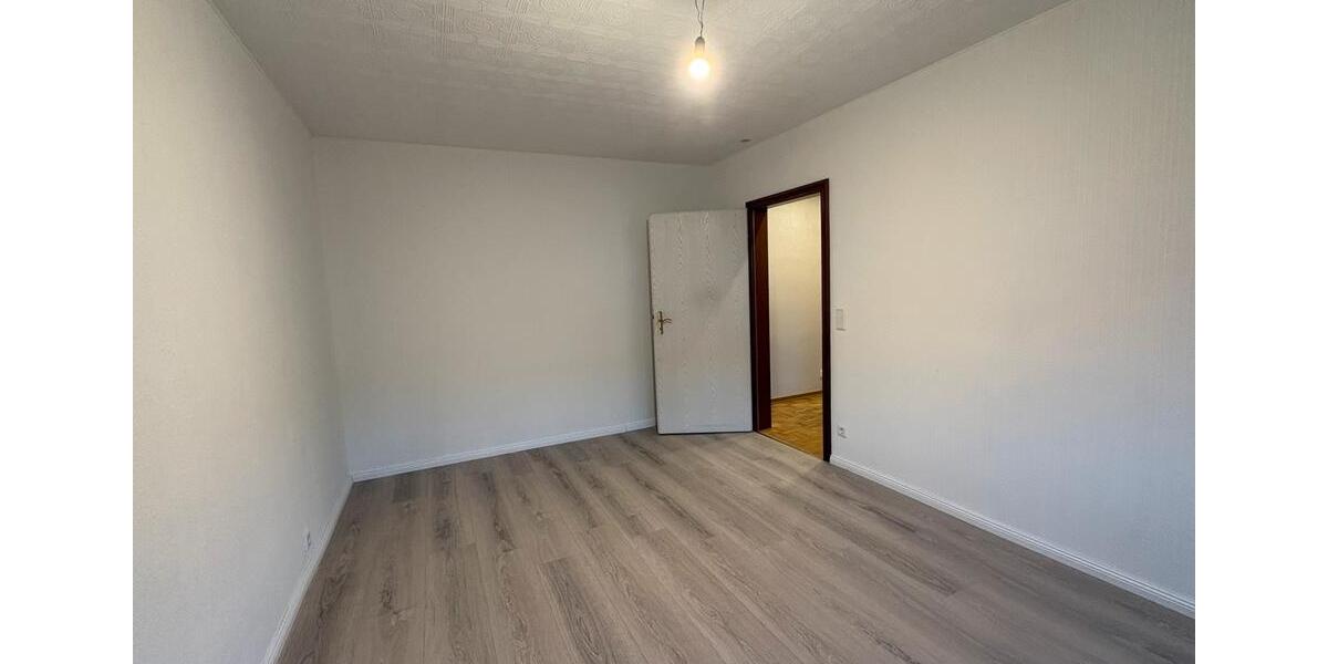 Etagenwohnung Pattensen - 2 Zimmer, 80 m&sup2;, 785&euro; | Angebot:25999978