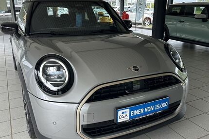 Mini Cooper C 8.155 km 26.330 &euro; Salzgitter 38228