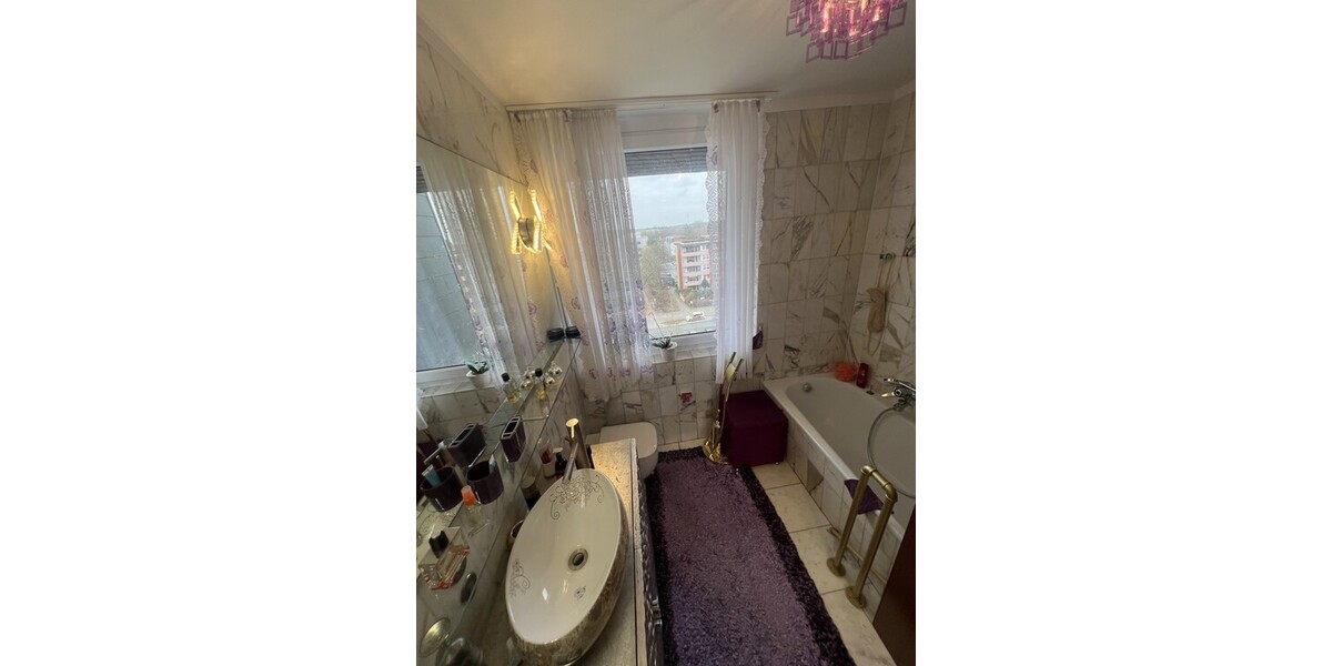 REDUZIERT! Saniertes Penthouse in Laatzen – 3-Zimmer-Traumwohnung mit Balkon & Fahrstuhl! - Einfamilienhaus Laatzen / Gleidingen Gleidingen | Angebot:19590138