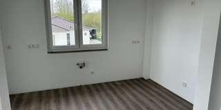 Etagenwohnung Sarstedt - 3 Zimmer, 96 m&sup2;, 1.150&euro; | Angebot:26676474