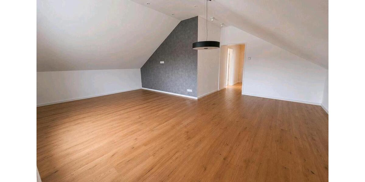 Dachgeschoßwohnung Coppenbrügge - 3.5 Zimmer, 90 m&sup2;, 675&euro; | Angebot:26656890