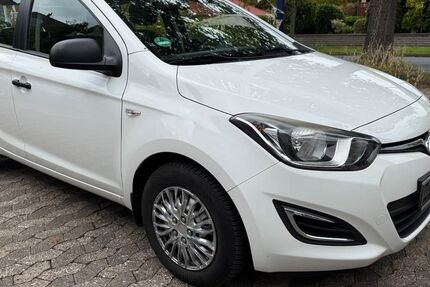 Hyundai i20 112.000 km 5.400 &euro; Adenstedt 31246