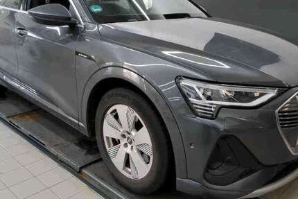 Audi e-tron 43.300 km 37.950 &euro; Salzgitter 38259