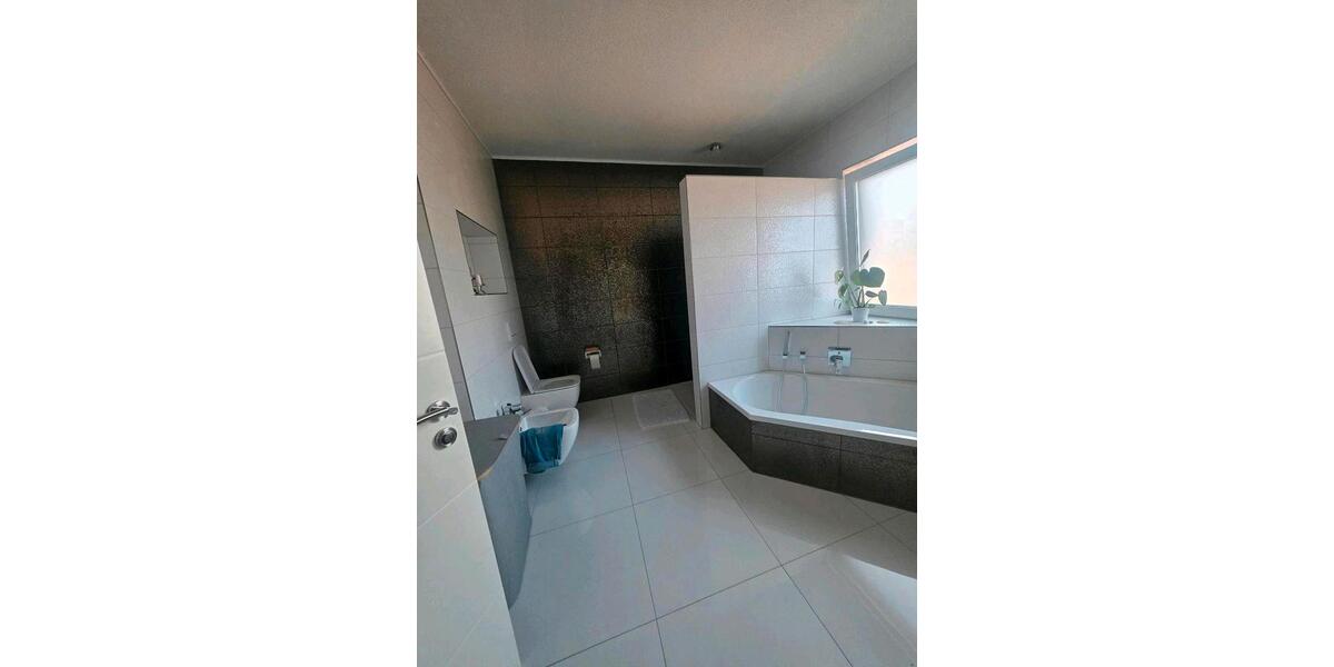 Einfamilienhaus Giesen - 7 Zimmer, 237 m&sup2;, 669.000&euro; | Angebot:26003769