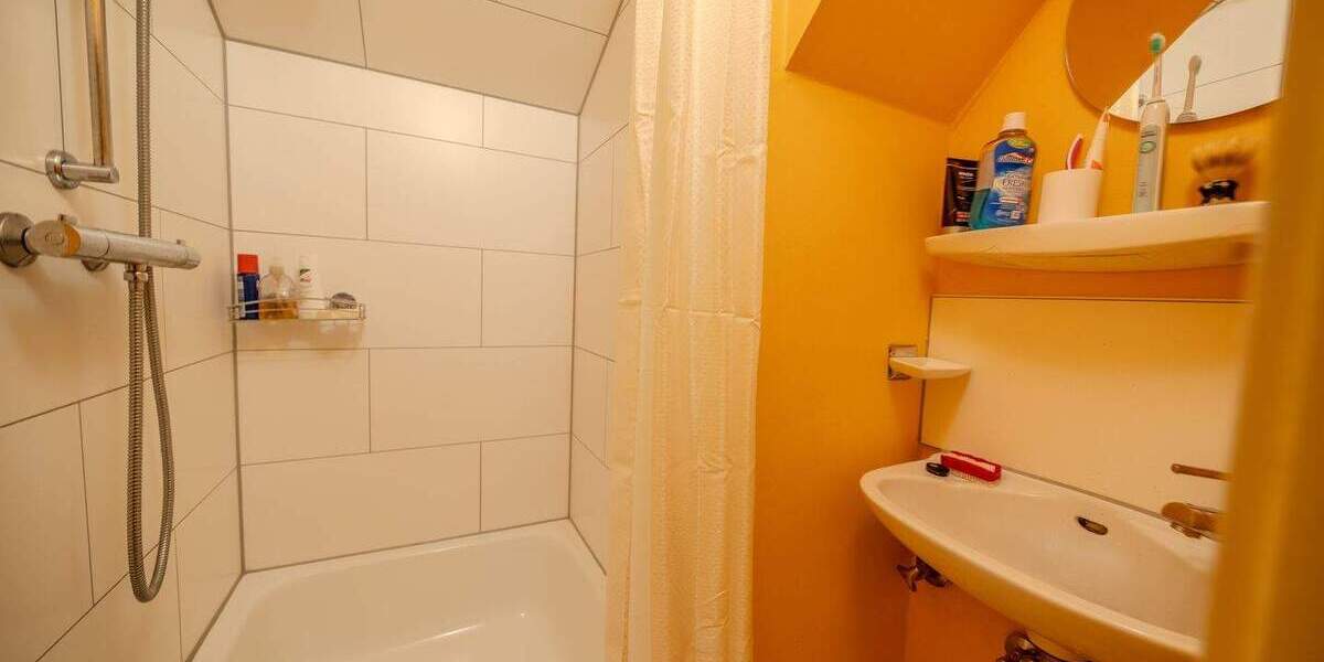 Mehrfamilienhaus, Wohnhaus Bad Salzdetfurth Detfurth - 7 Zimmer, 290 m&sup2;, 220.000&euro; | Angebot:25835327