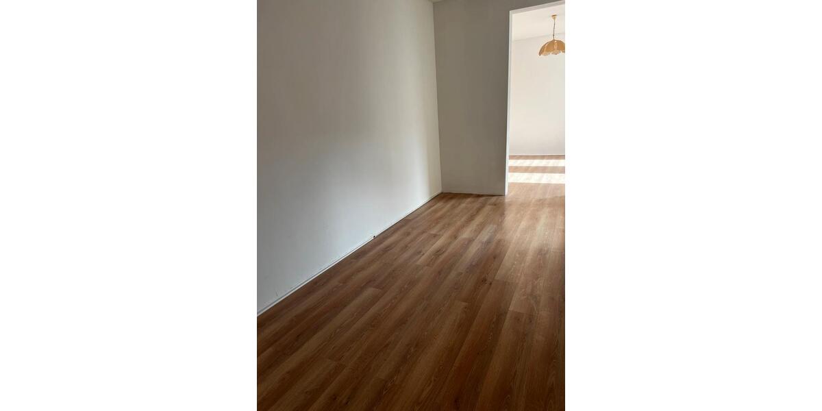 Etagenwohnung Peine Südstadt - 3 Zimmer, 102 m&sup2;, 780&euro; | Angebot:25805444