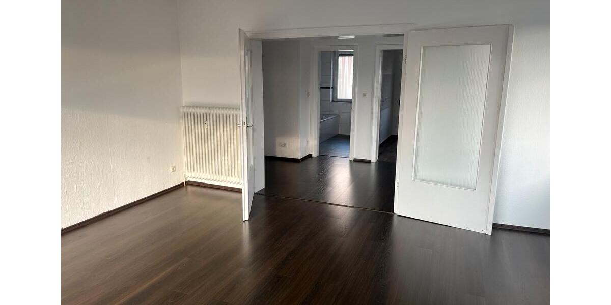 Etagenwohnung Lehrte - 3 Zimmer, 82 m&sup2;, 1.000&euro; | Angebot:25640691