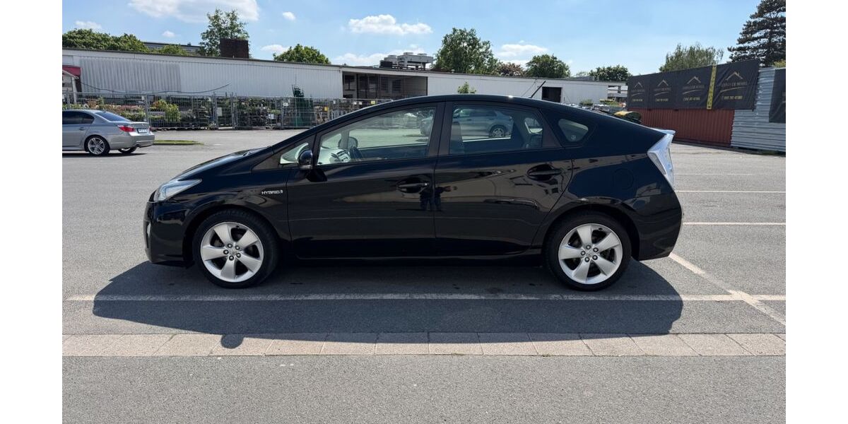 Toyota Prius 90.200 km 9.300 &euro; Hannover 30455