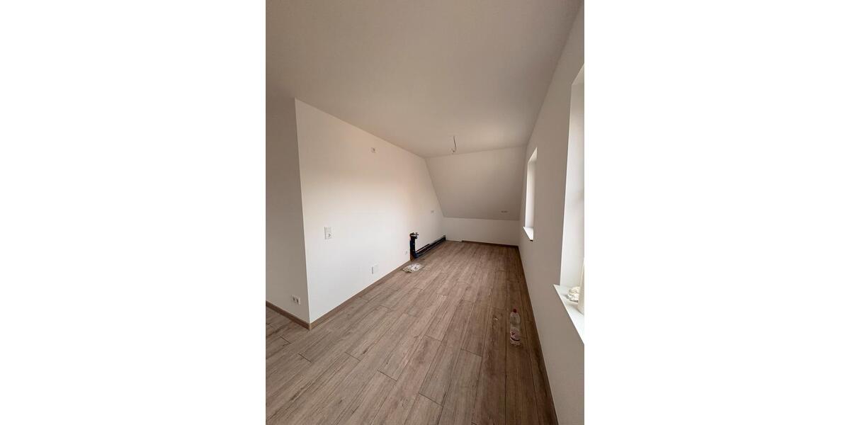 Dachgeschoßwohnung Laatzen - 3 Zimmer, 69 m&sup2;, 1.000&euro; | Angebot:26670640