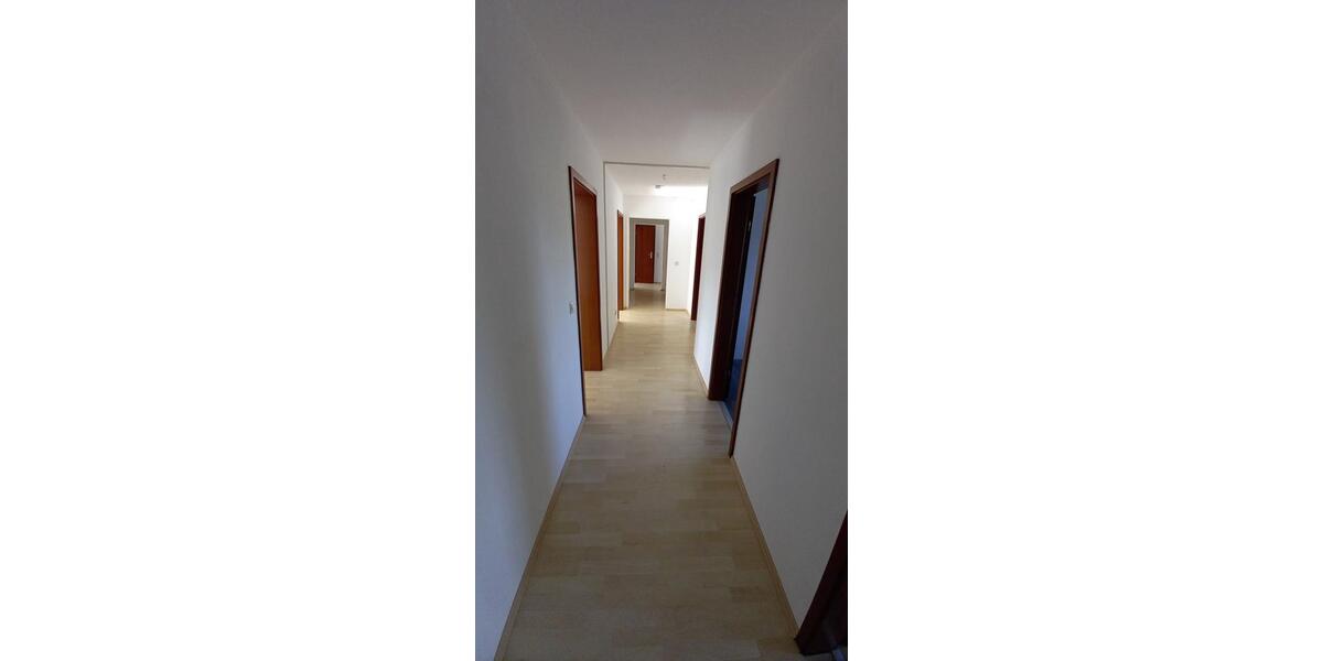 Etagenwohnung Lehrte - 5 Zimmer, 105 m&sup2;, 890&euro; | Angebot:21434317