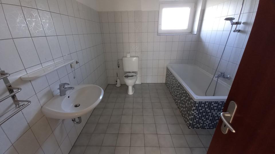 Etagenwohnung Lehrte - 5 Zimmer, 105 m&sup2;, 890&euro; | Angebot:21434317