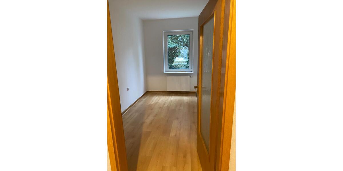 Hochparterre Hannover - 3 Zimmer, 67 m&sup2;, 830&euro; | Angebot:25921425