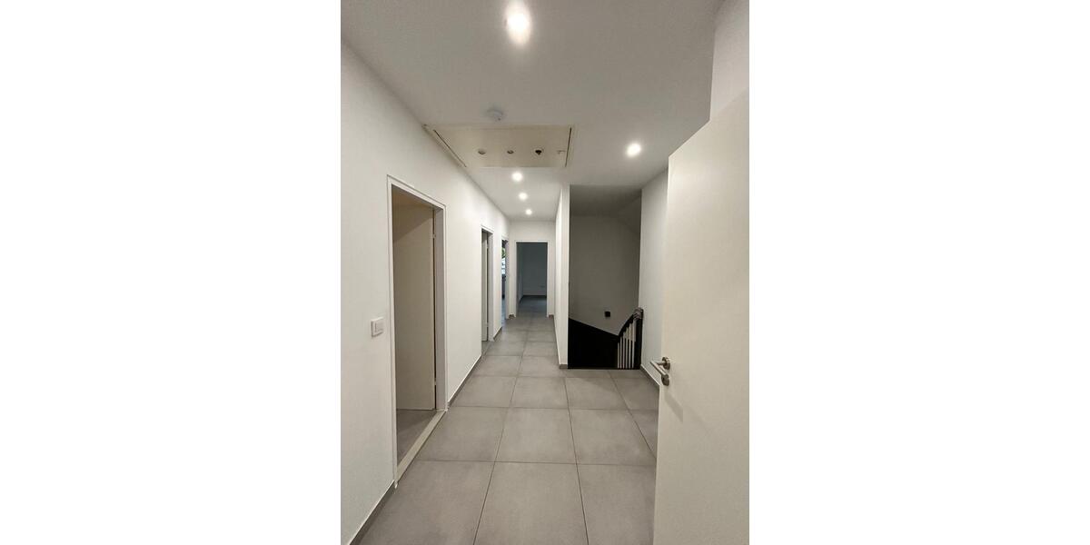 Einfamilienhaus Ronnenberg - 6 Zimmer, 200 m&sup2;, 2.800&euro; | Angebot:26653263