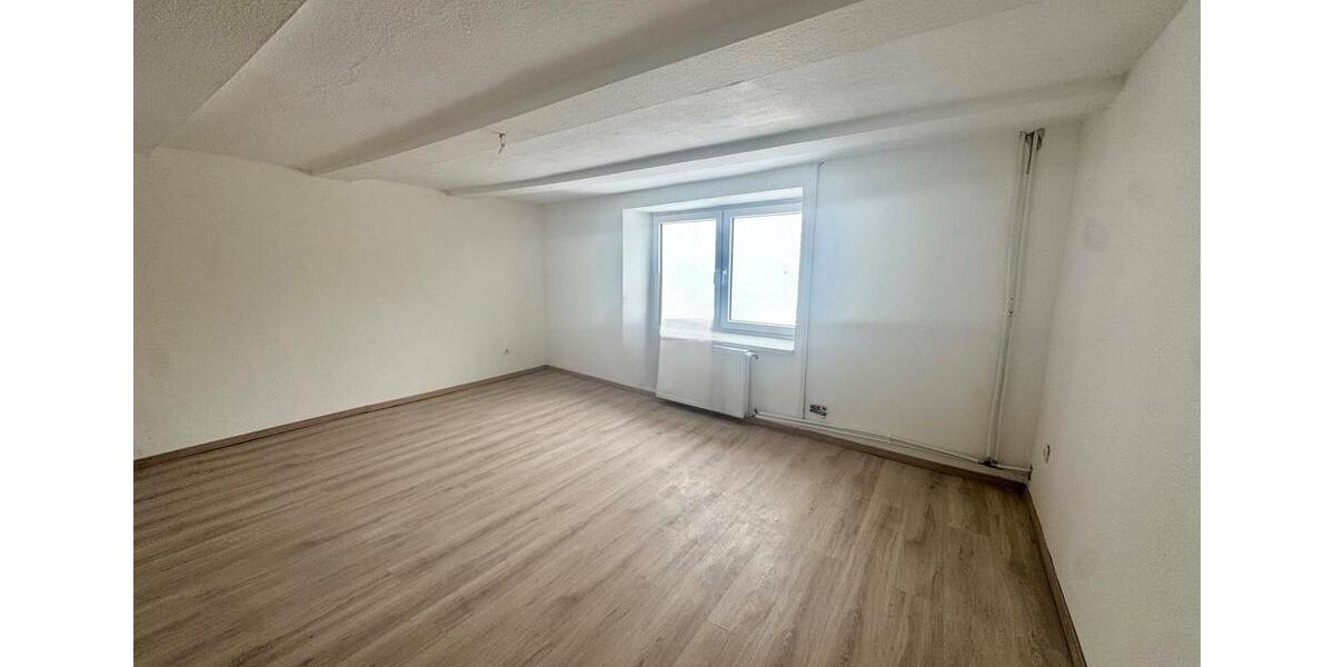Etagenwohnung Sibbesse - 5 Zimmer, 130 m&sup2;, 980&euro; | Angebot:25352621