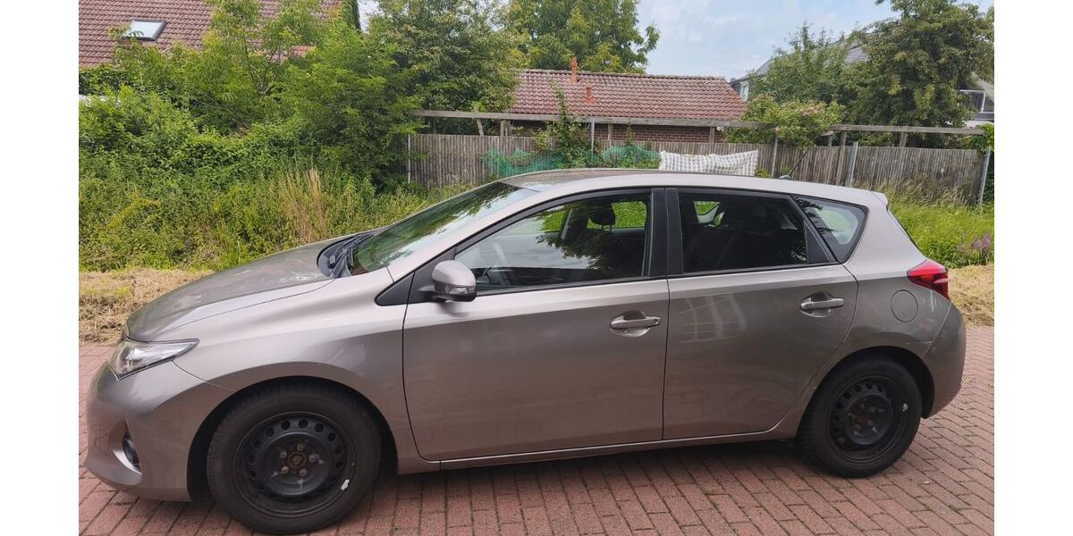 Toyota Auris 131.500 km 4.100 &euro; Hemmingen 30966