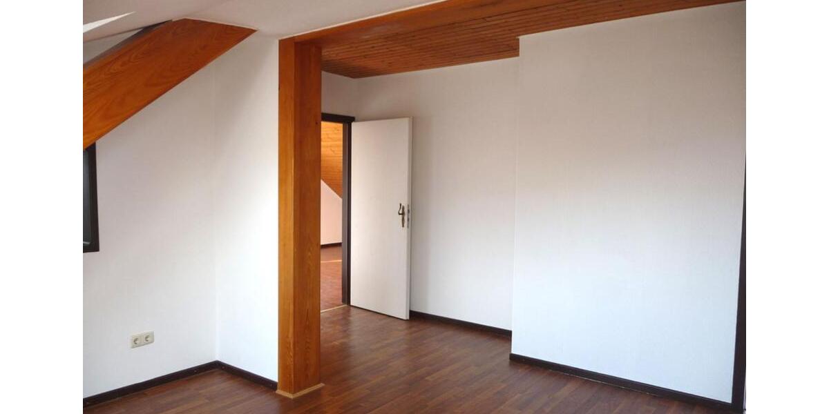 Dachgeschoßwohnung Hemmingen - 3.5 Zimmer, 100 m&sup2;, 850&euro; | Angebot:24350624