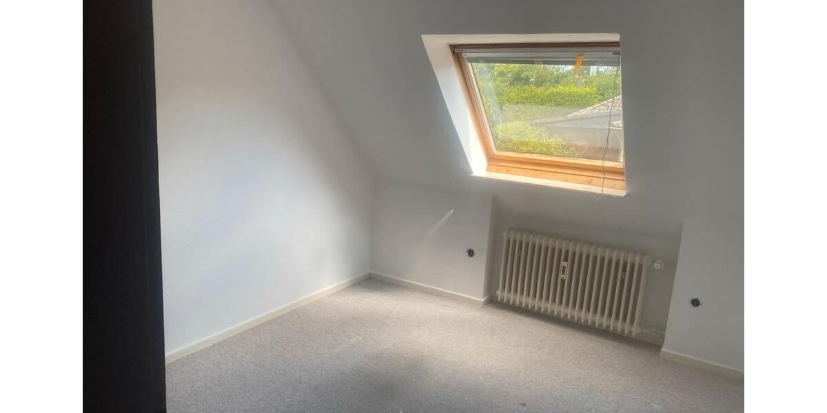 Dachgeschoßwohnung Hildesheim Itzum-Marienburg - 3 Zimmer, 86 m&sup2;, 860&euro; | Angebot:26644686